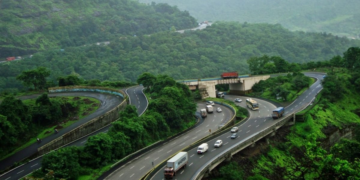 Mumbai to Pune Car Rental Services